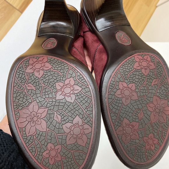 Sofft Suede Mary Jane Shoes Never Worn! Sz 9.5 Wide - Picture 4 of 5